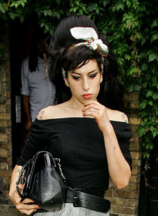 amy winehouse headband I'm not usually an Amy Winehouse fan 