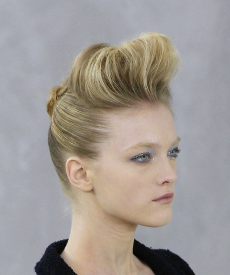 50s hairstyles for long hair. This look is perfect for those