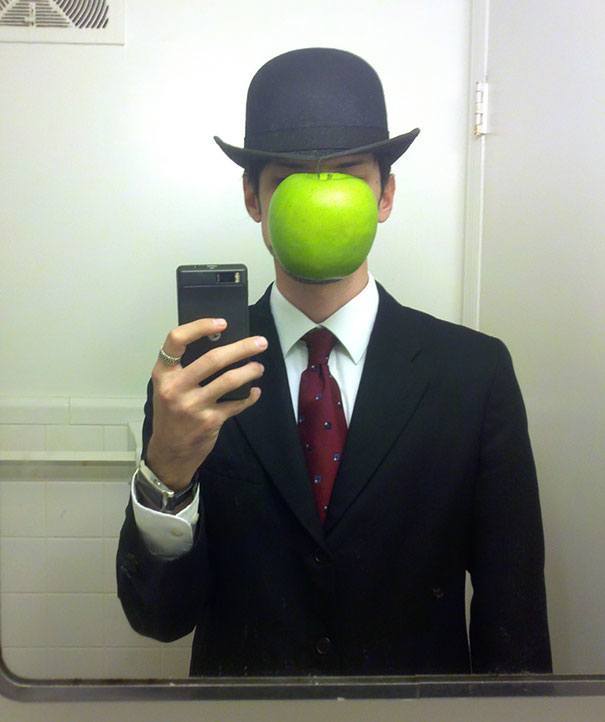 magritte_the_son_of_man_costume