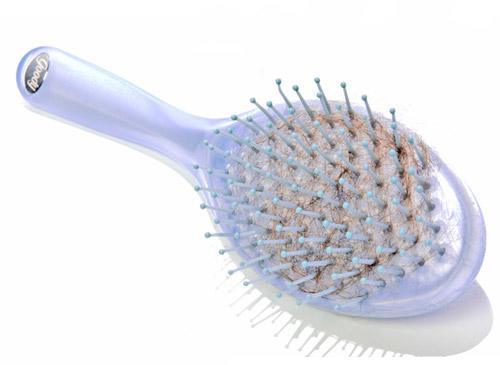 how to clean hairbrush