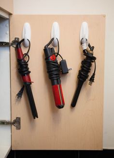 command hooks to hold beauty tools