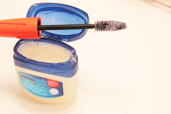 vaseline mascara wand