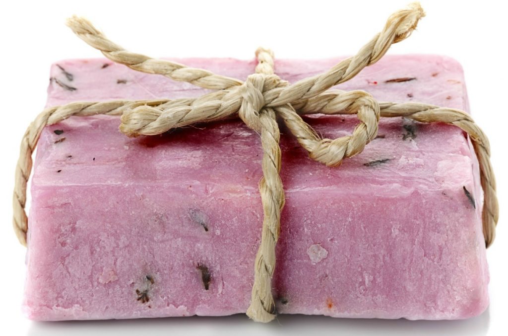 homemade-beet-root-soap