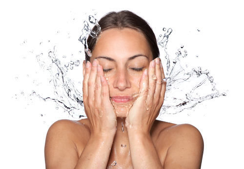 Why You Should Wash Your Face With Sparkling Water