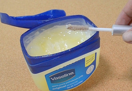 vaseline lip scrub diy beauty hacks