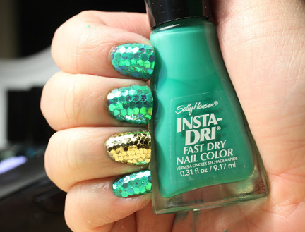 green scale nails