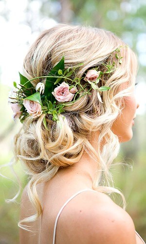 natural flowers wedding hair
