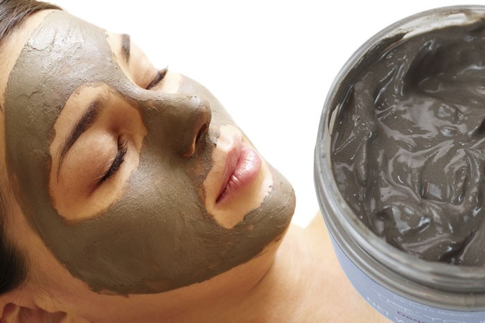 DIY Mud Mask For Acne Prone And Oily Skin