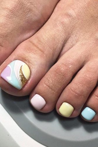 pastel toe nail design