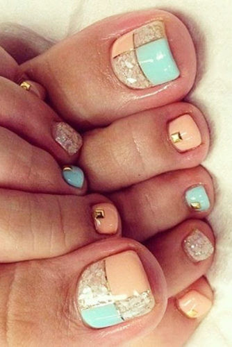 patterned toe nail design