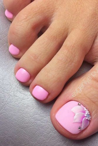 pink toe nail design