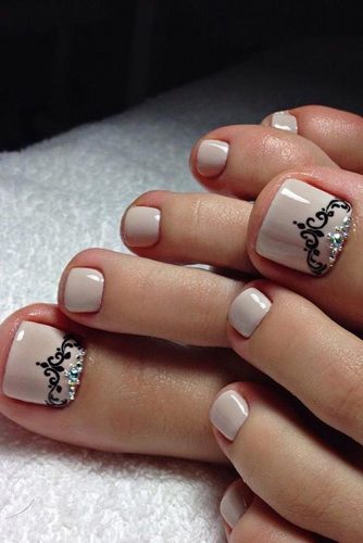 princess toe nail design