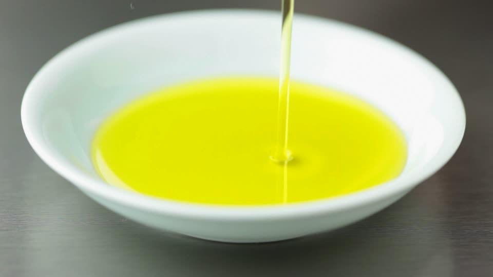 hot oil in bowl