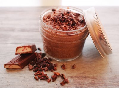 diy chocolate coconut sugar scrub