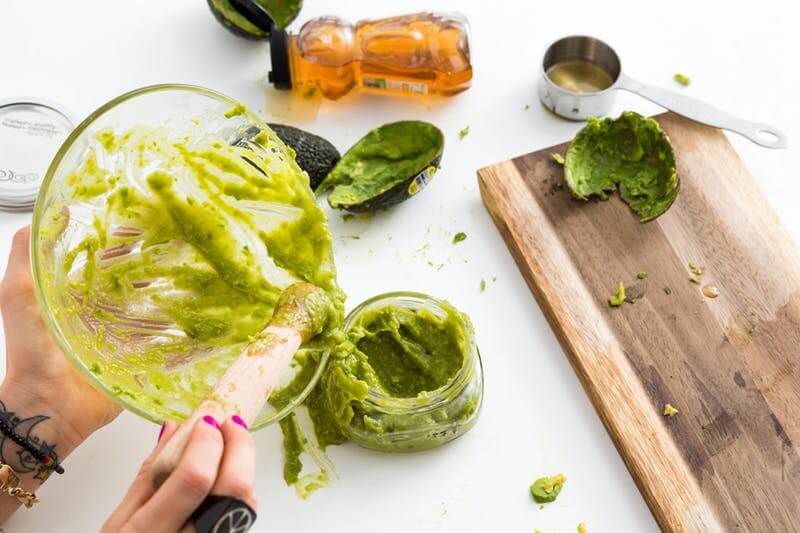 DIY Hydrating Face Mask With Avocado & Yogurt