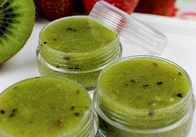 kiwi lip scrub