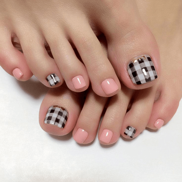 Checkered Toe Nail Design