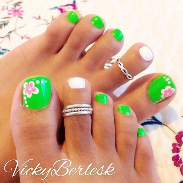 Green Toe Nail Design