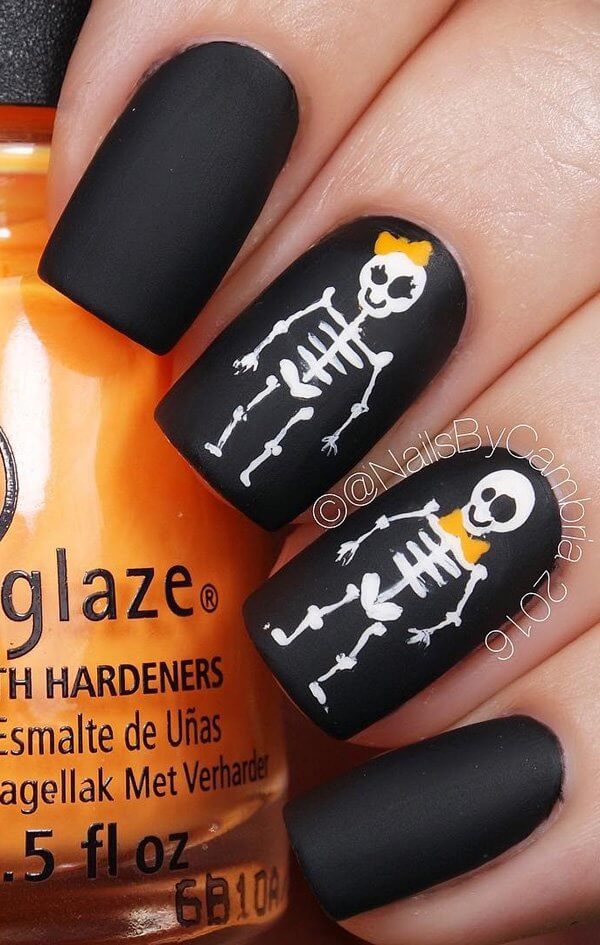 15+ Halloween Nail Art Ideas