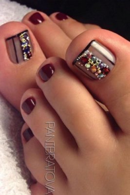 rhinestone pedicure