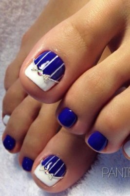royal blue toenails
