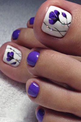 violet floral pedicure designs