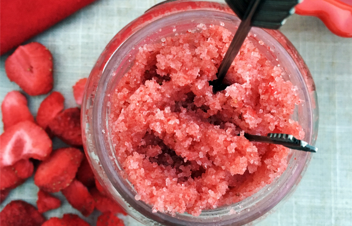 Homemade Strawberry Sugar Scrub 