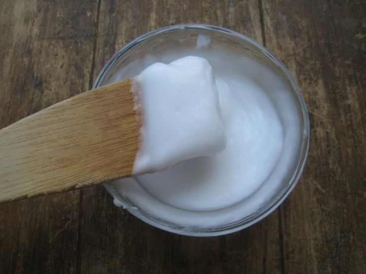 Coconut Oil and Baking Soda Face Mask For Acne Scars
