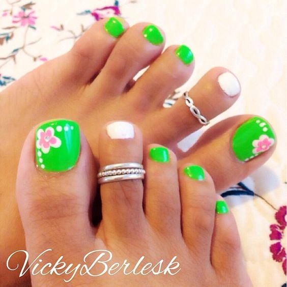 20 Spring Pedicures You'll Wanna Copy ASAP!