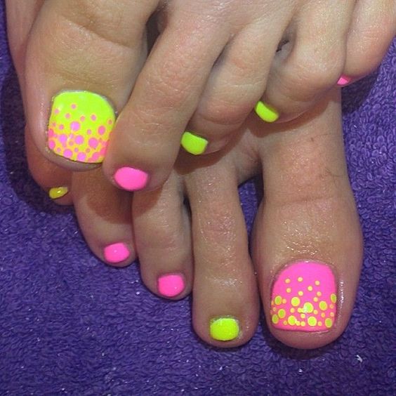 20 Spring Pedicures You'll Wanna Copy ASAP!