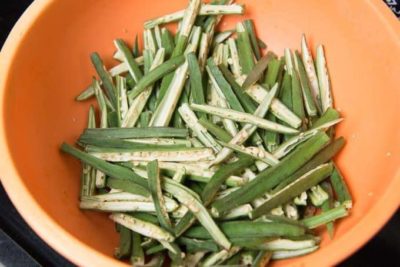 sliced okra