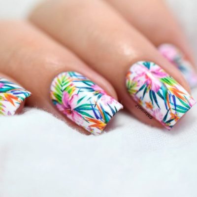 19 Beach Inspired Nails To Fall in Love With