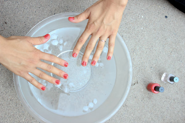 nails in ice water diy beauty hacks