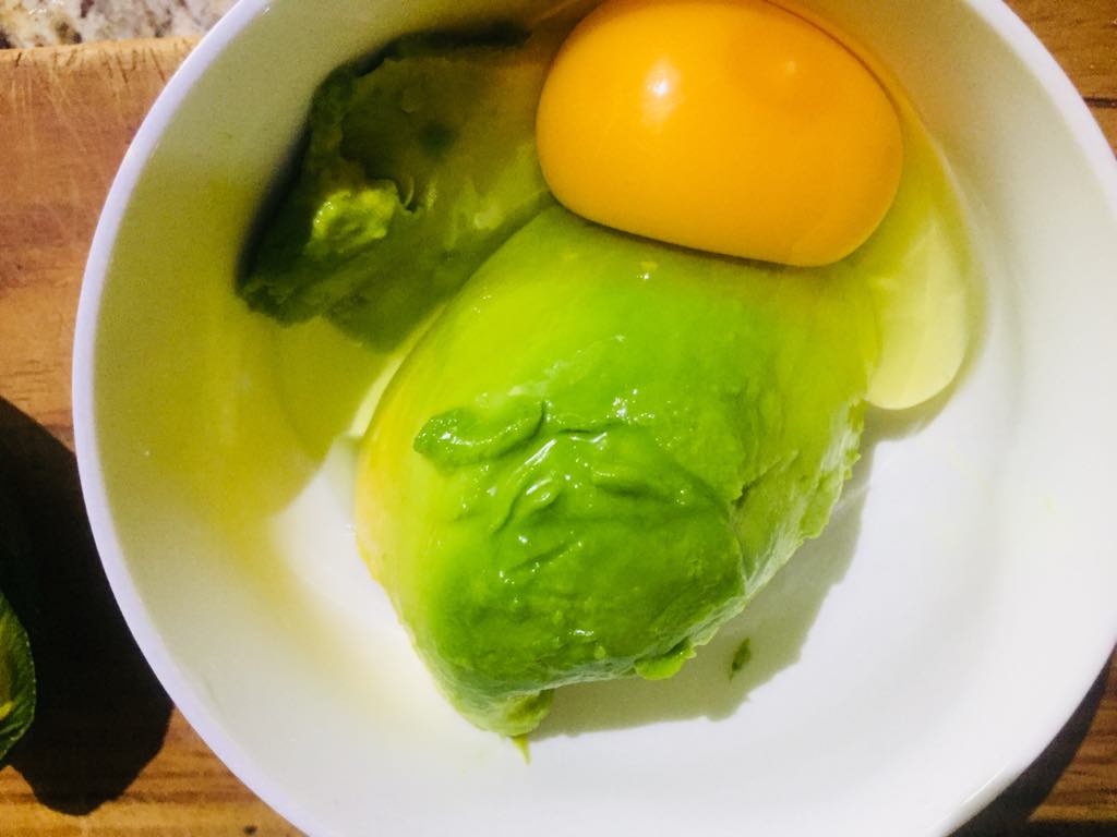 avocado and egg mask