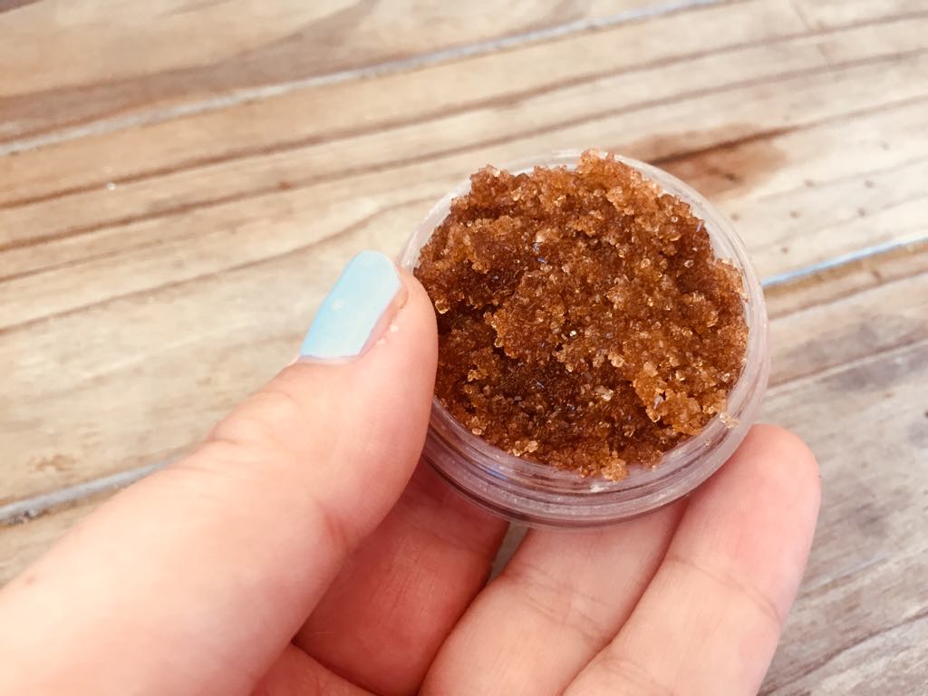 honey lip scrub